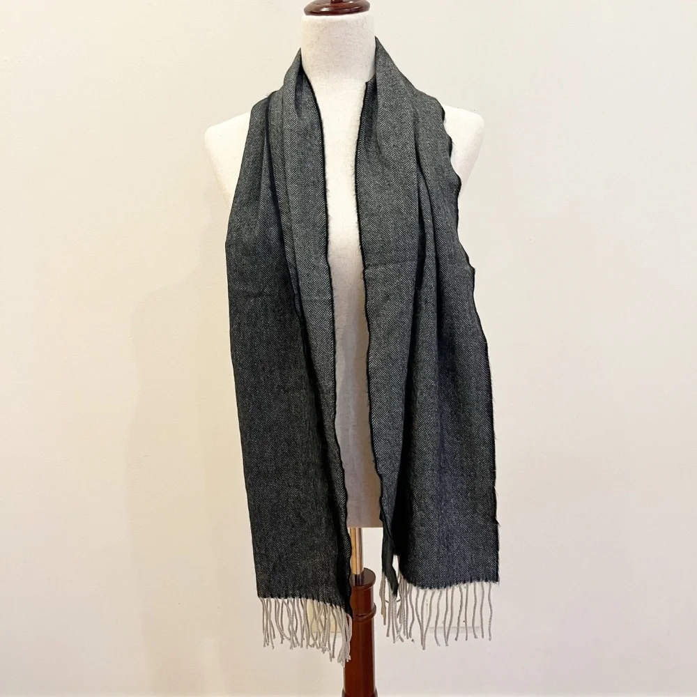 Cashmere Scarf Rectangular Gray Herringbone Fringe Neutral Made in England Prep
